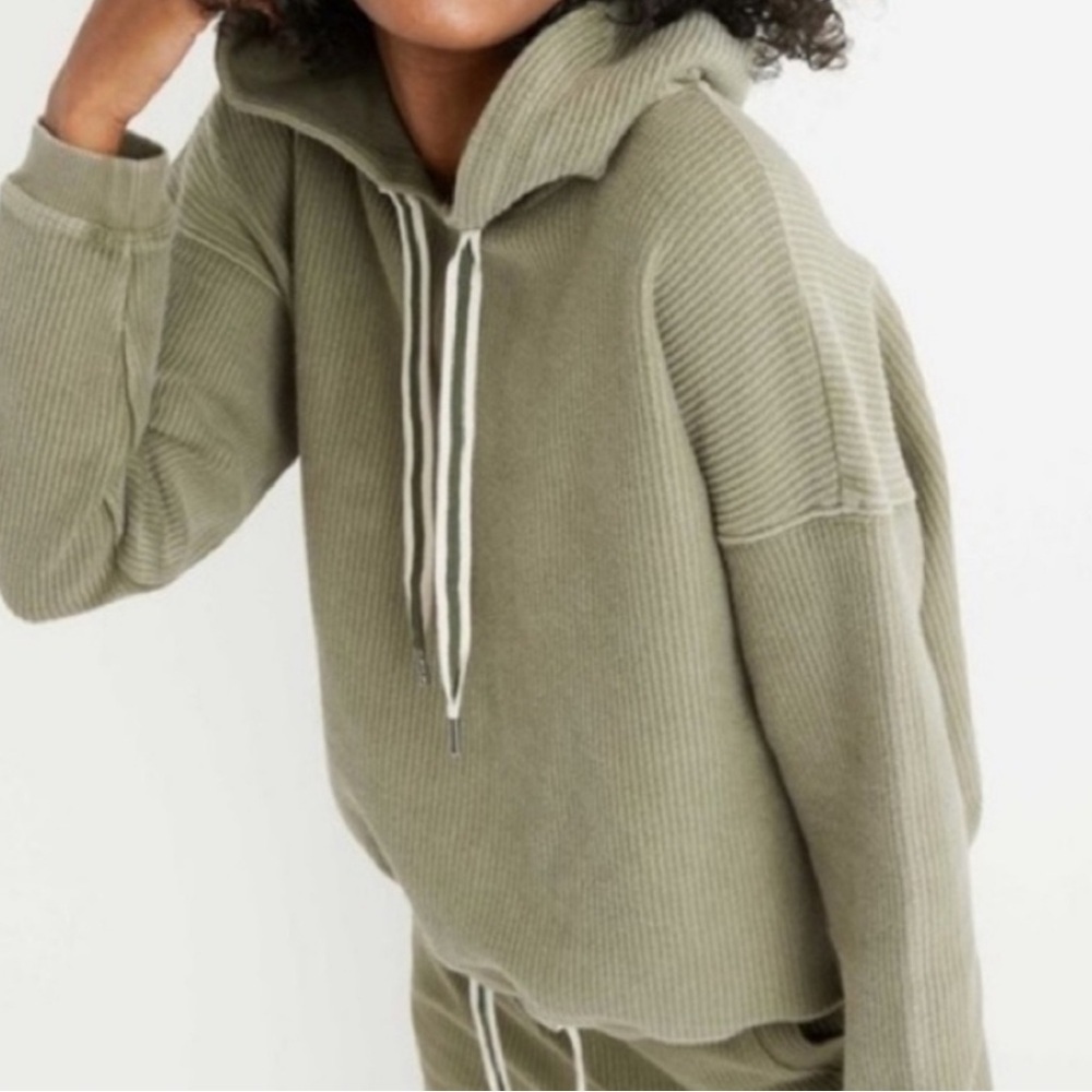 Aerie Ribbed Hoodie Sage Green Size Medium Cropped Sweatshirt Oversized